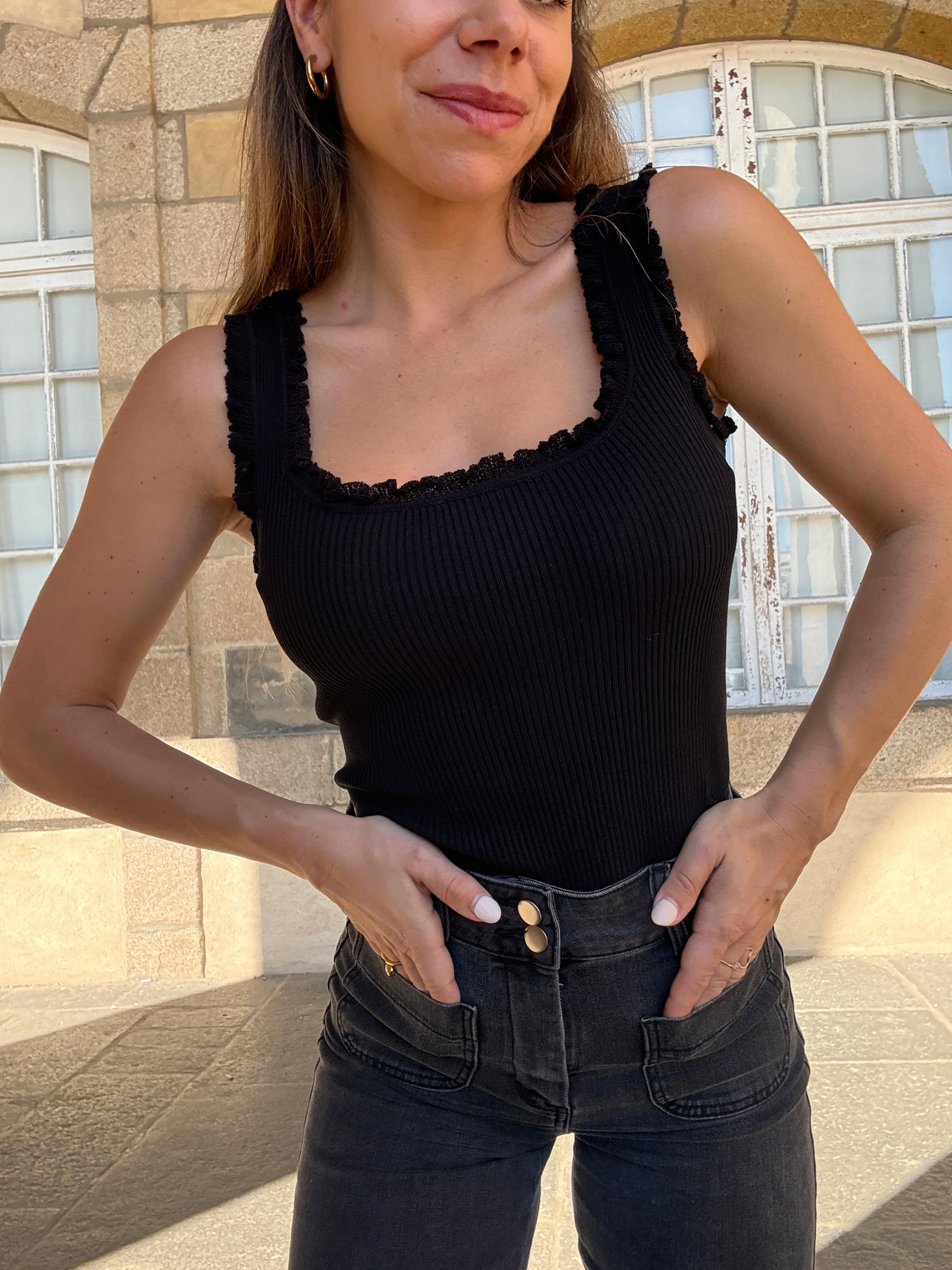 Top nora noir