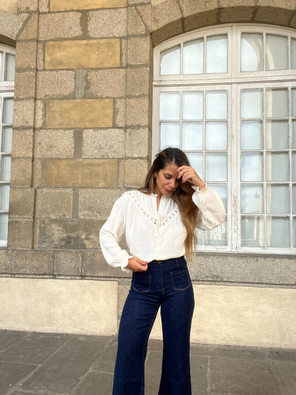 Blouse brodée écrue Angèle