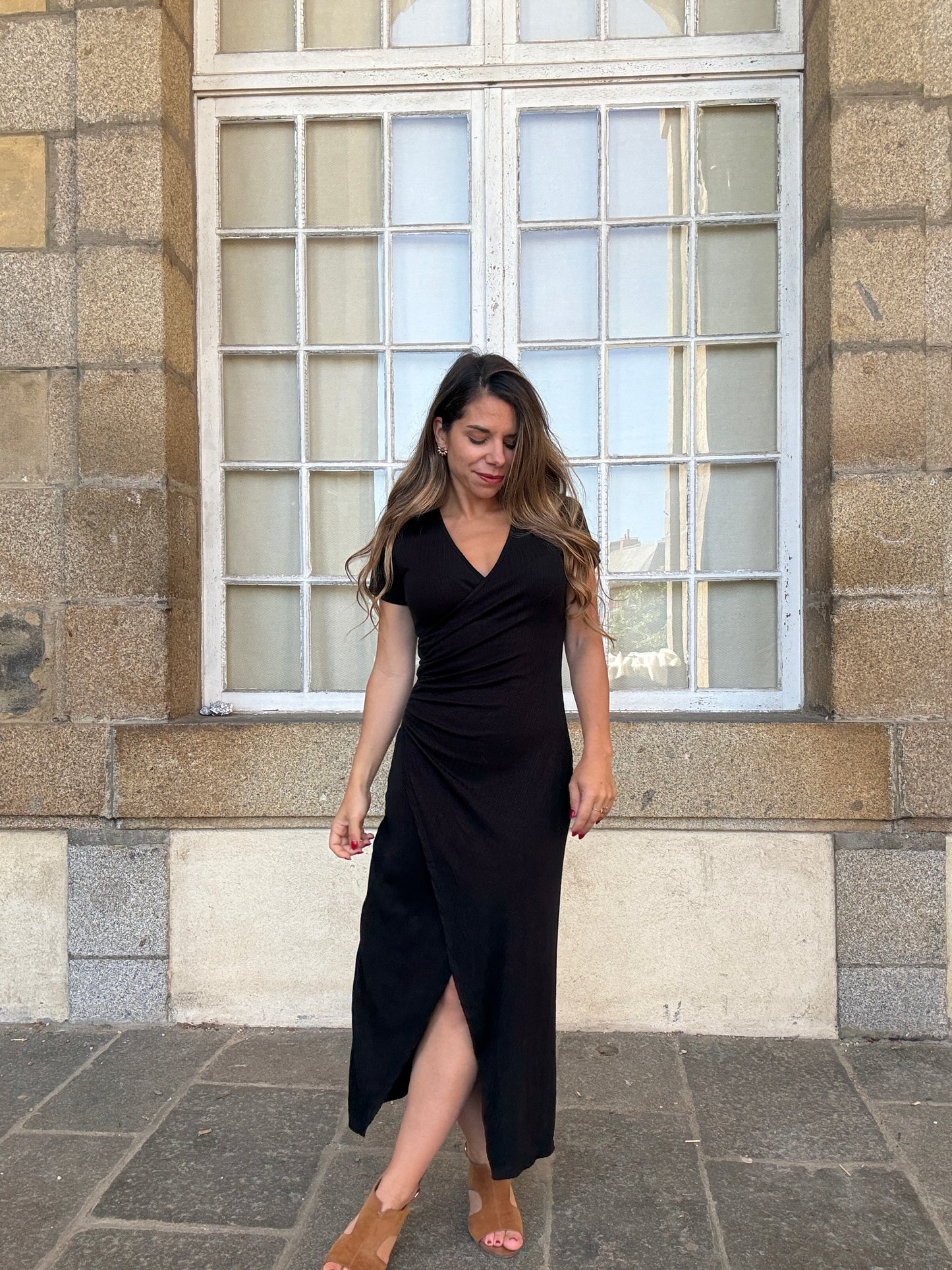Robe Romane à manches courtes noire