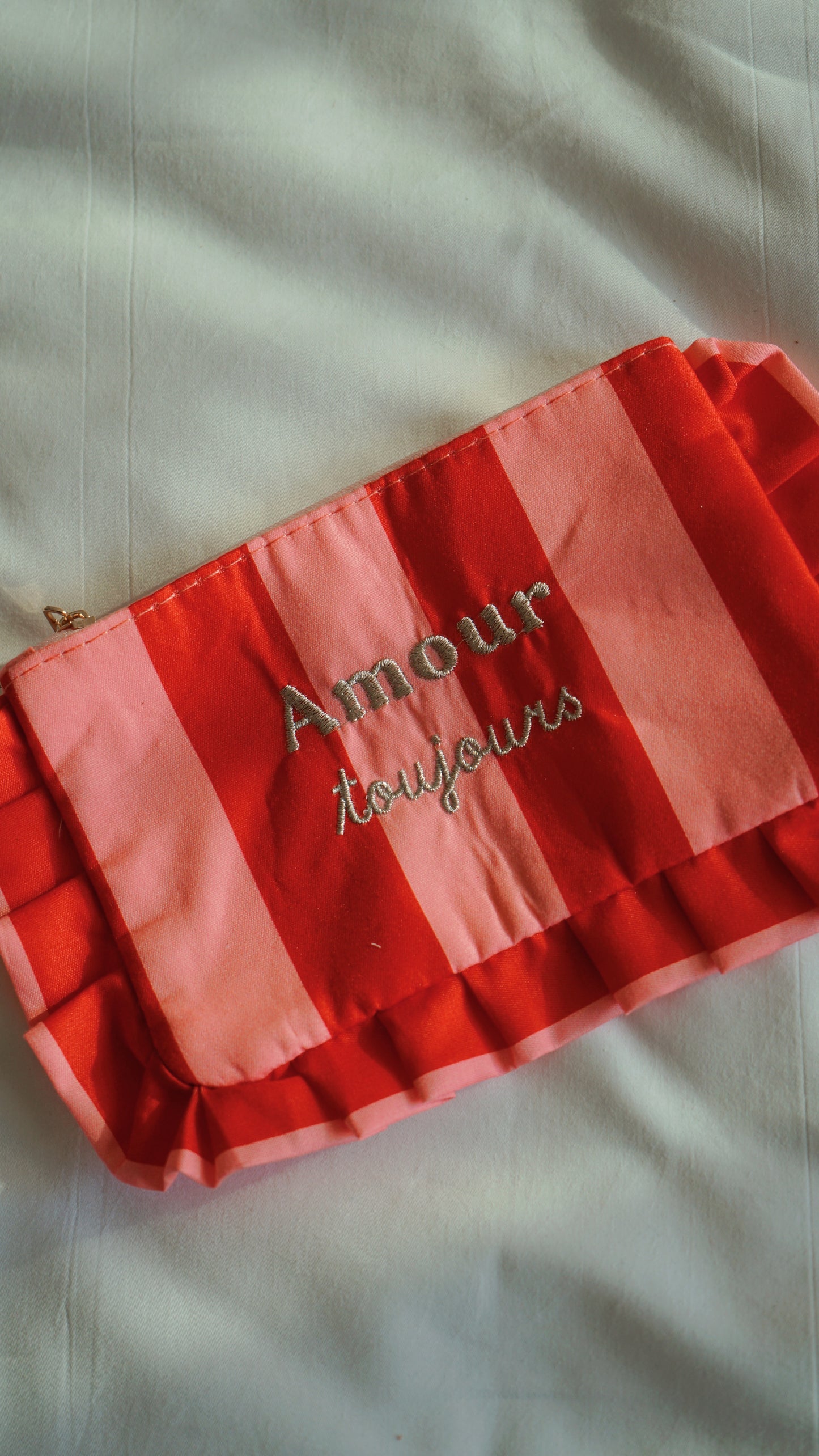 Pochette froufrou Amour toujours rose et rouge