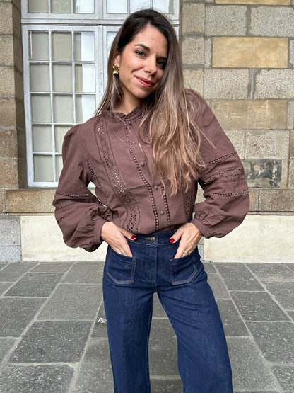 Blouse marron avec des broderies Colombe