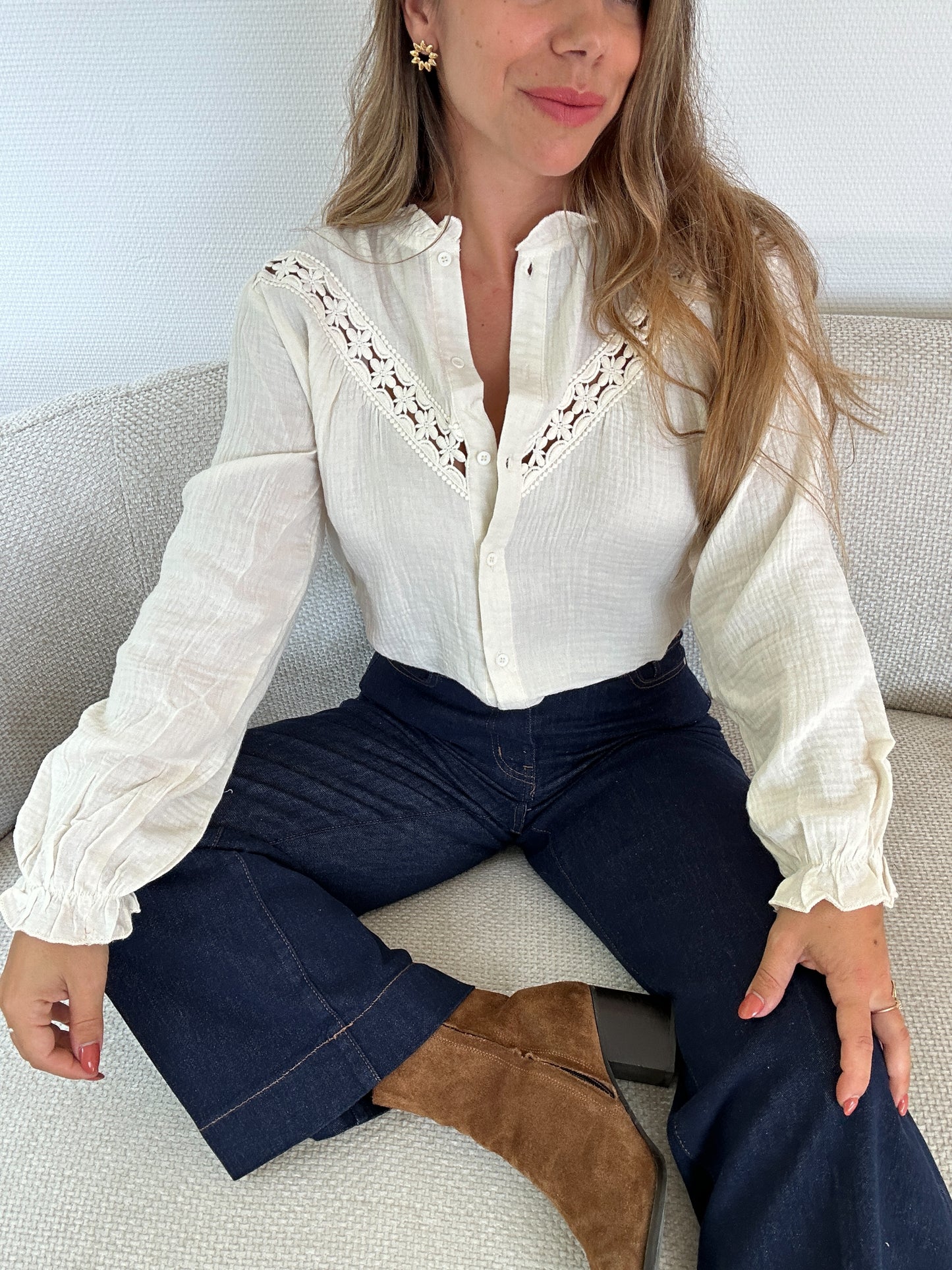 Blouse brodée écrue Angèle