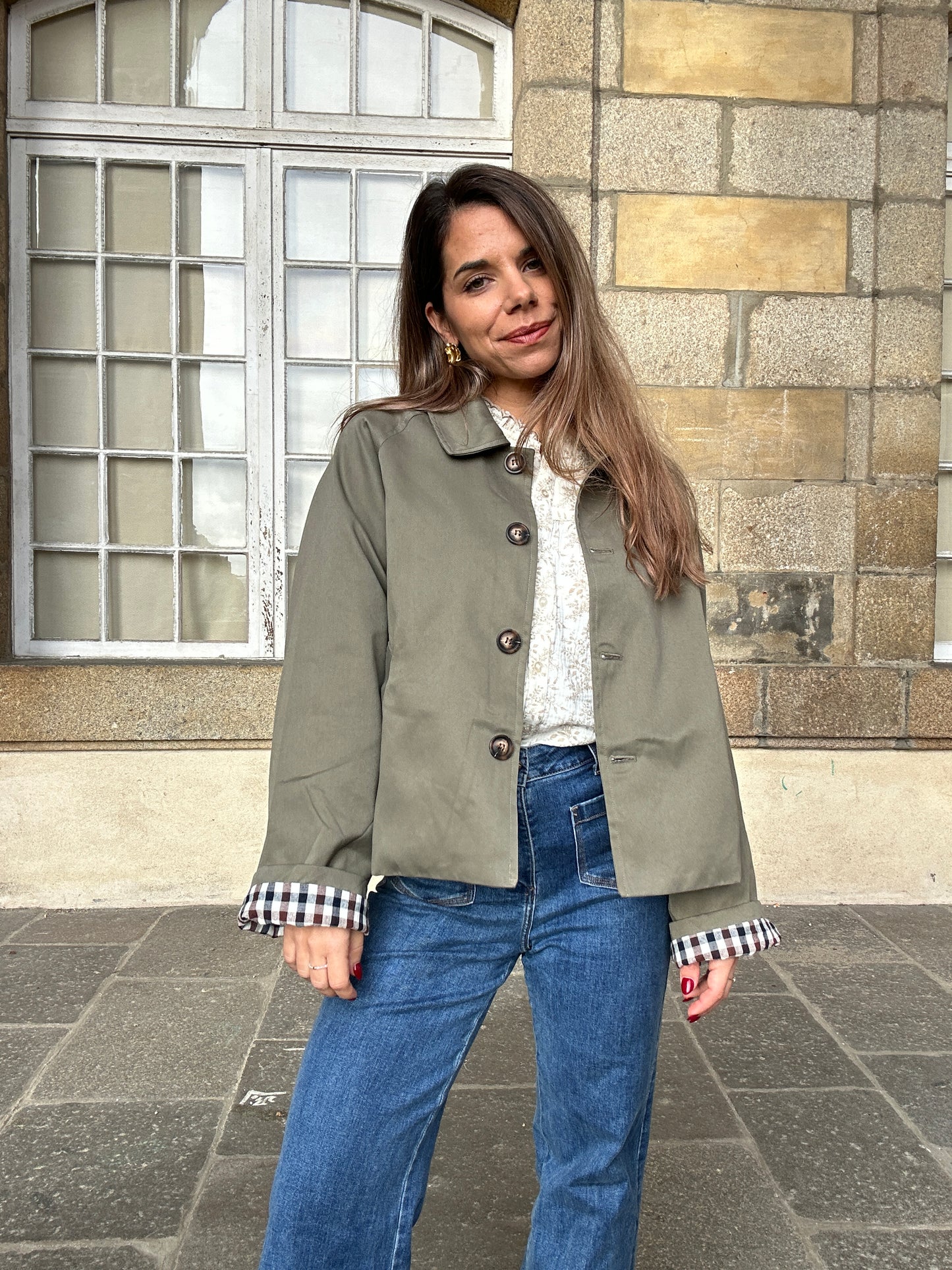 Trench court Dalia kaki