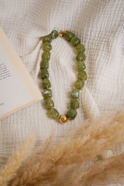 Collier Perle olive