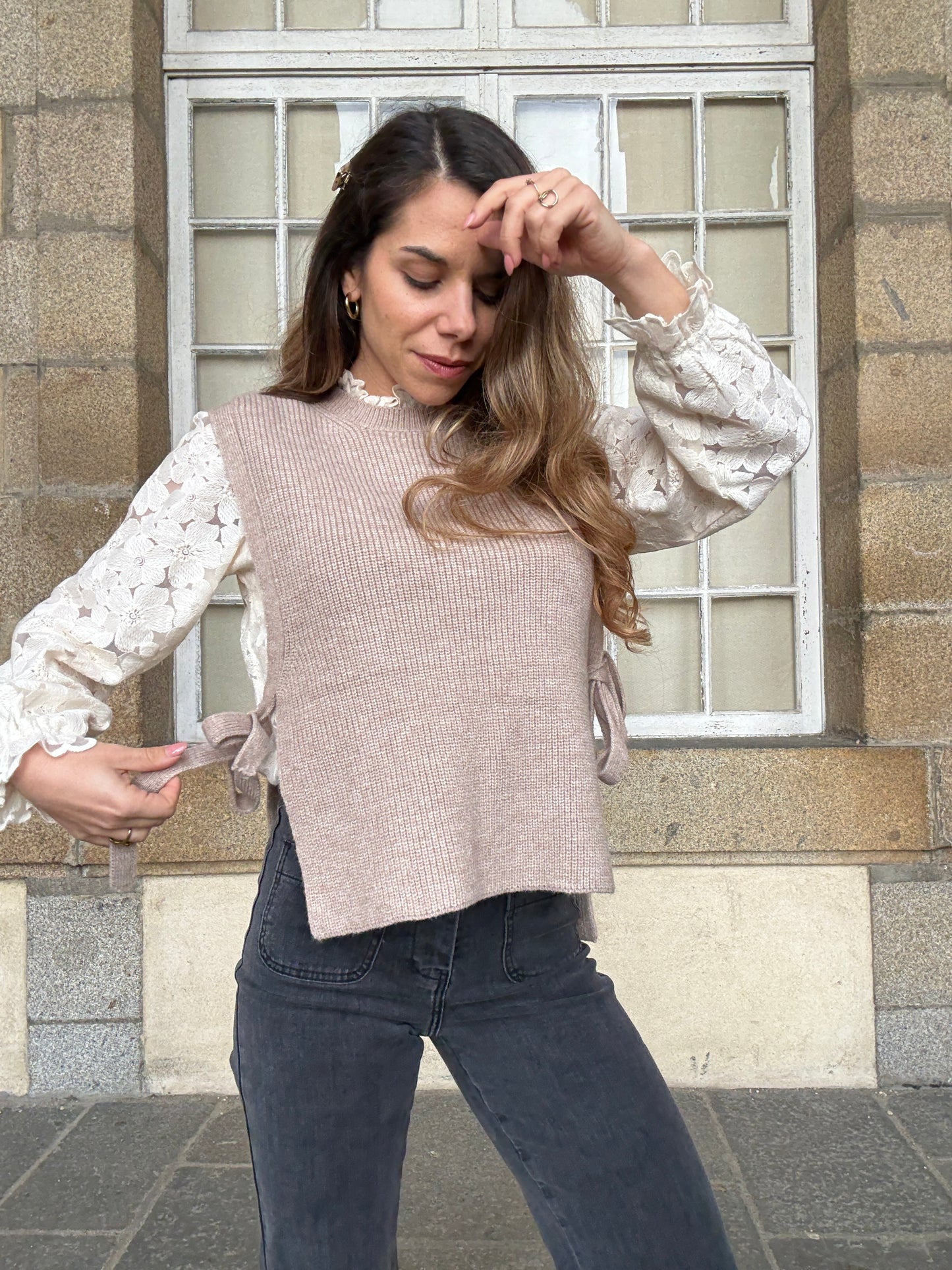 Pull sans manches à noeuds taupe Valentine
