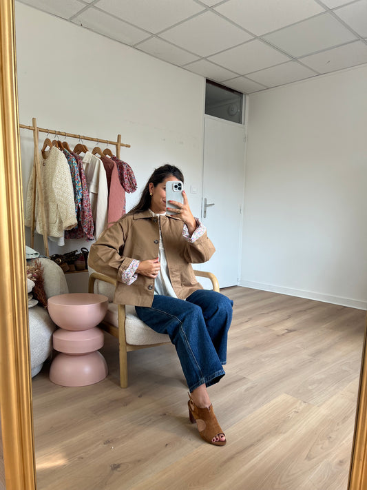 Veste trench Edith à fleurs camel
