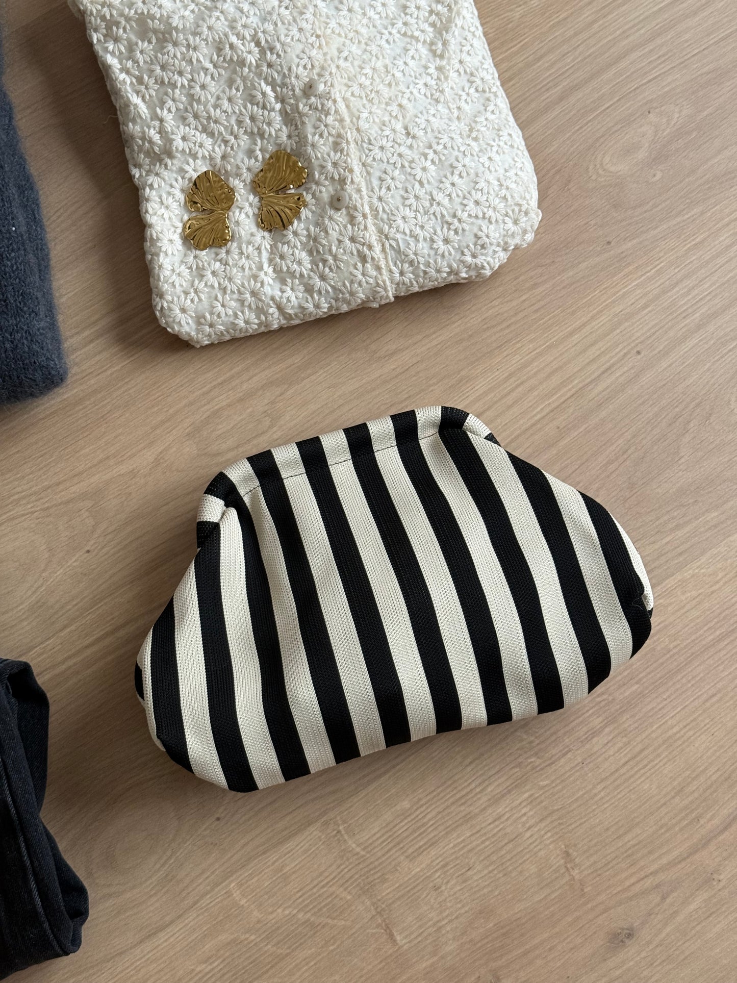 Pochette rayée Lima noir et blanche