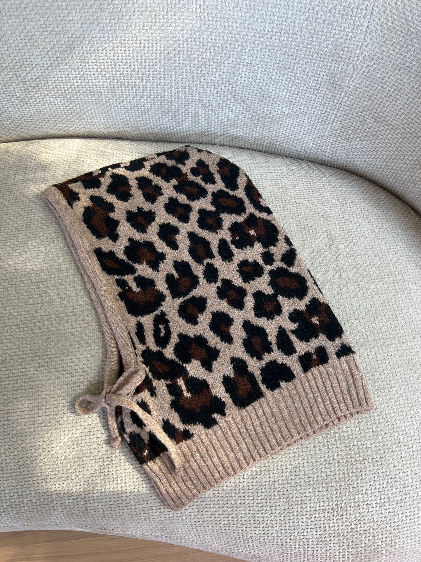 Cagoule léopard en laine et cachemire
