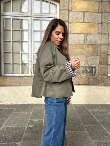 Trench court Dalia kaki