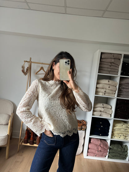 Blouse brodée fleurie Isis