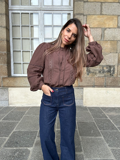 Blouse marron avec des broderies Colombe