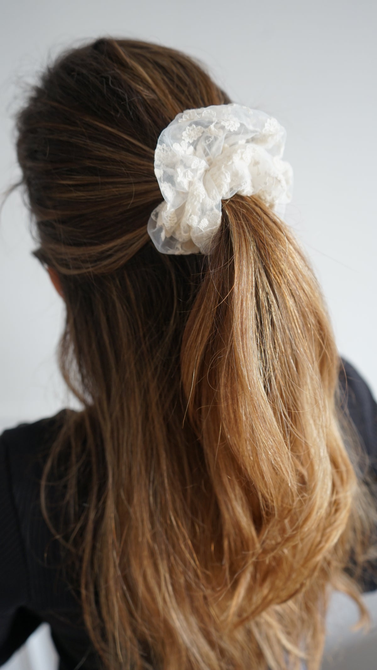 Chouchou en dentelle blanc