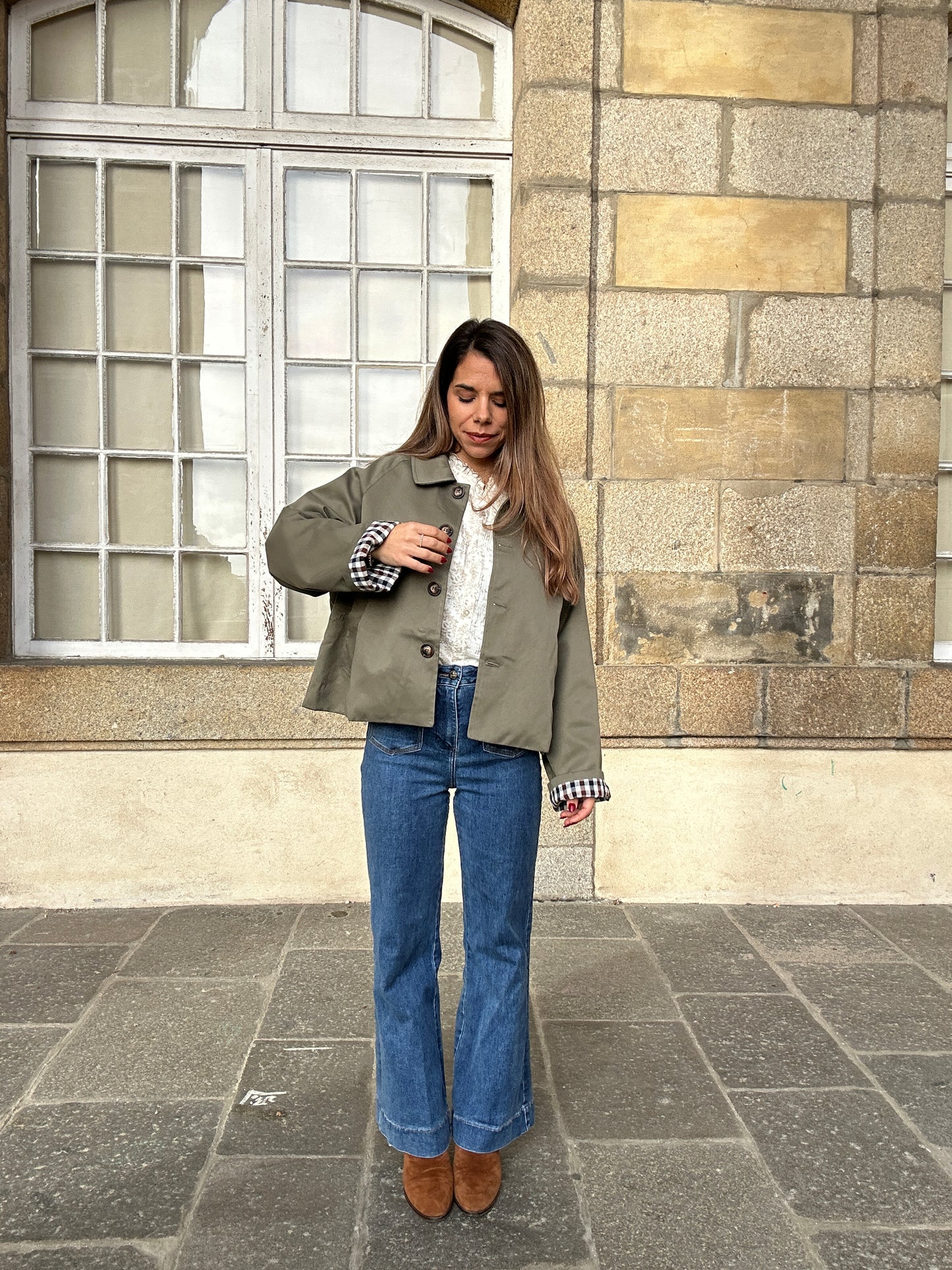 Trench court Dalia kaki